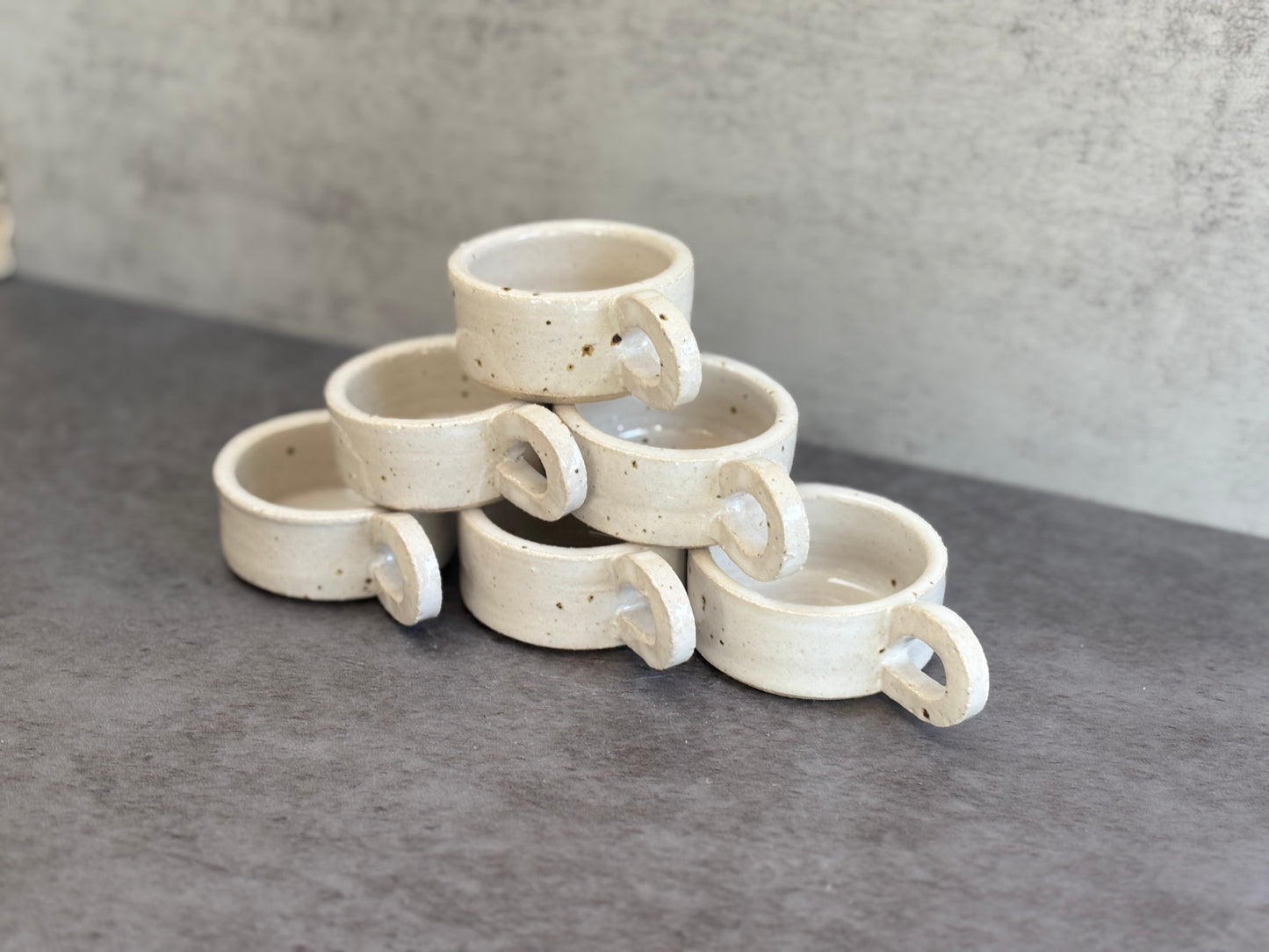 Tea light holder - white