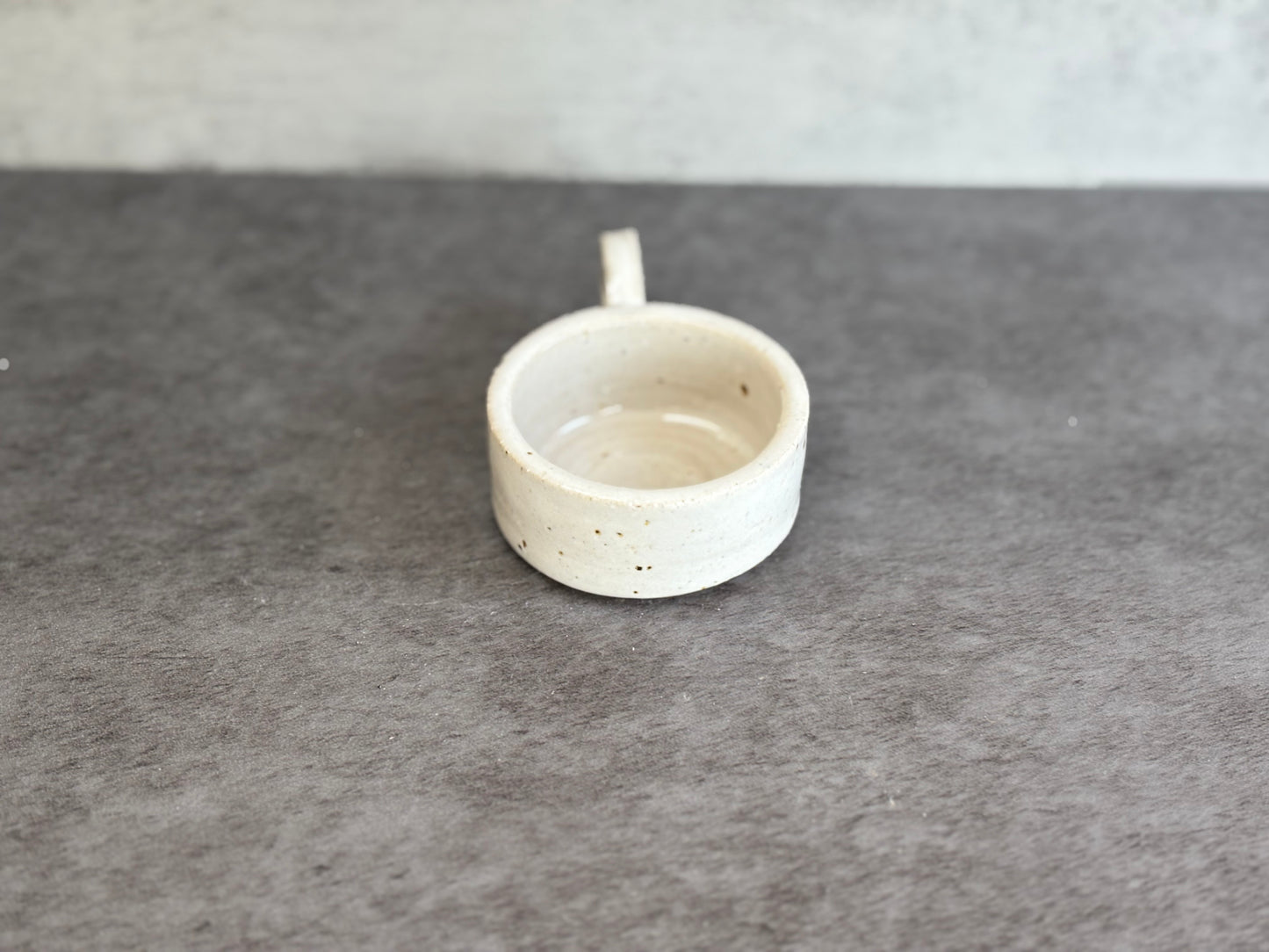 Tea light holder - white