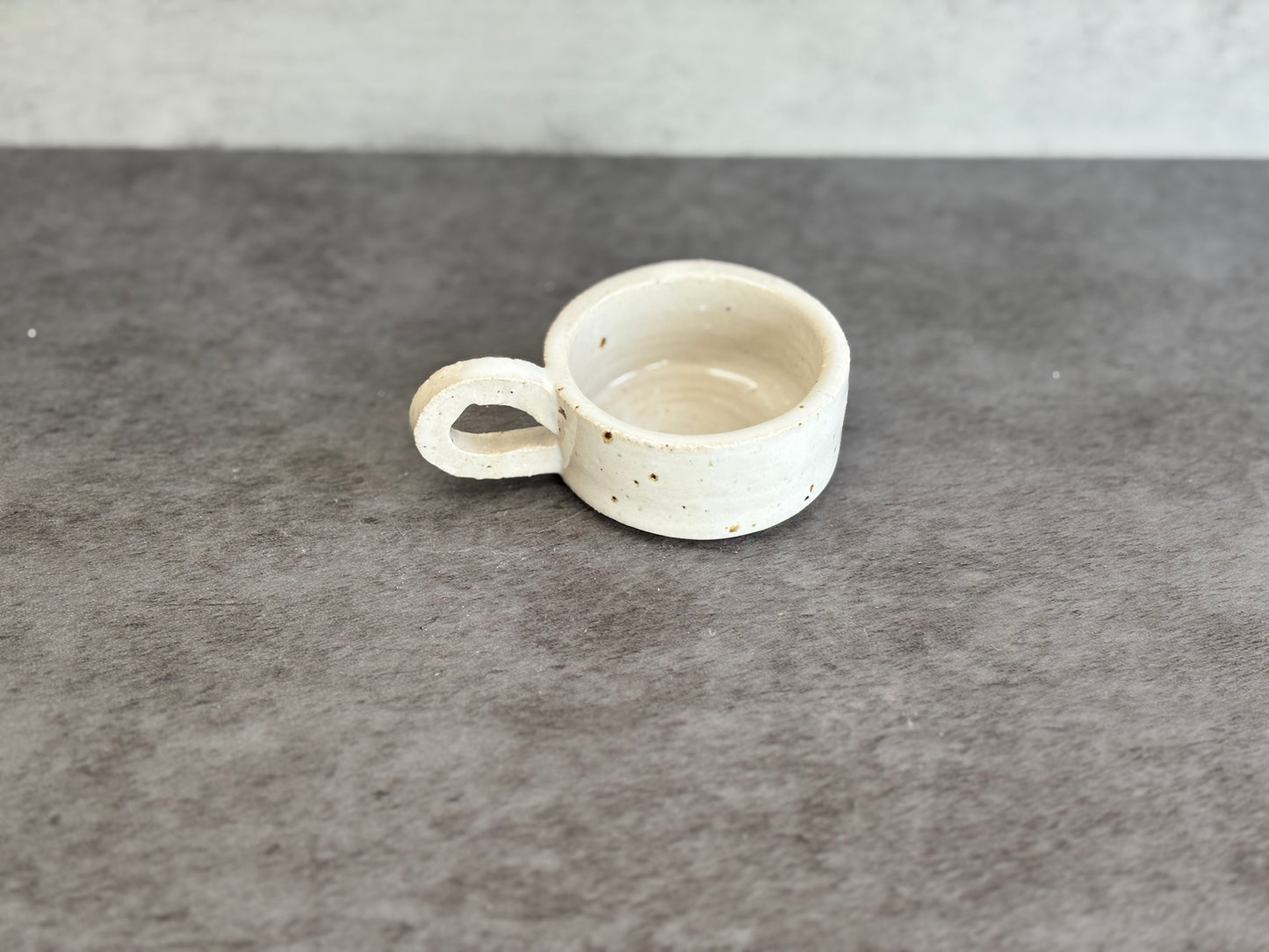 Tea light holder - white