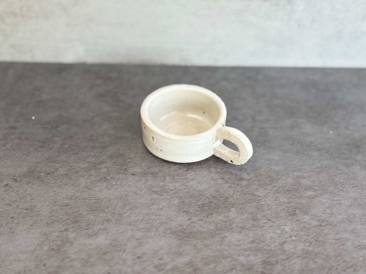 Tea light holder - white